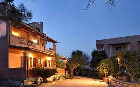 Kloudas Apartments